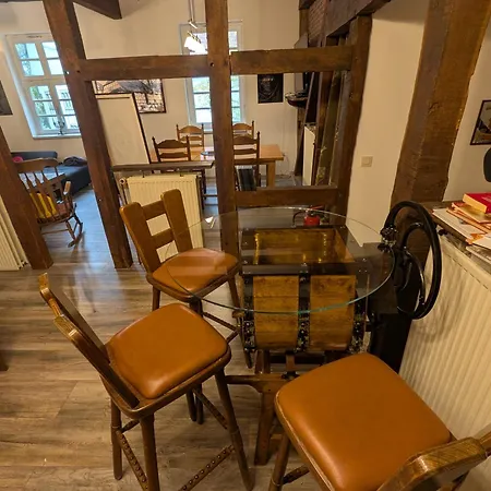 Alte Dorfschule, Mit Mittelalter * Μίντεν