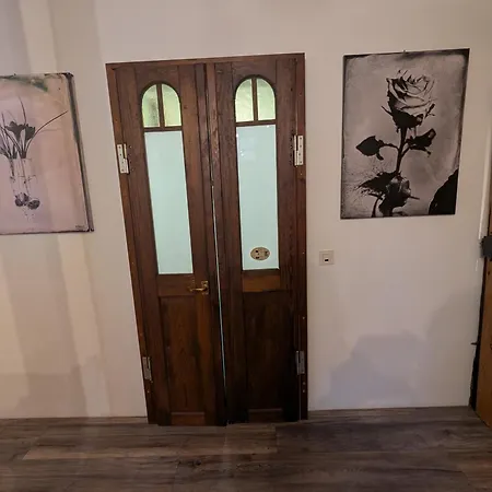 Alte Dorfschule, Mit Mittelalter * Μίντεν