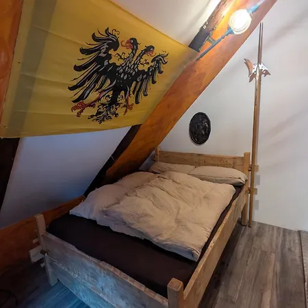 Alte Dorfschule, Mit Mittelalter Διαμέρισμα *