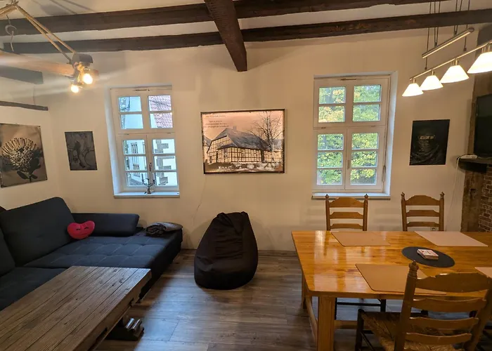 Alte Dorfschule, Mit Mittelalter Lejlighed